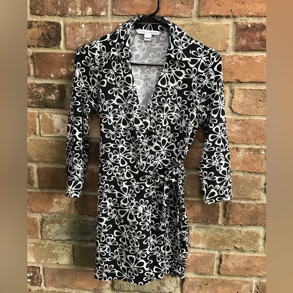 Diane Von Furstenberg Pants - Diane Von Furstenburg jumper with shorts size 4